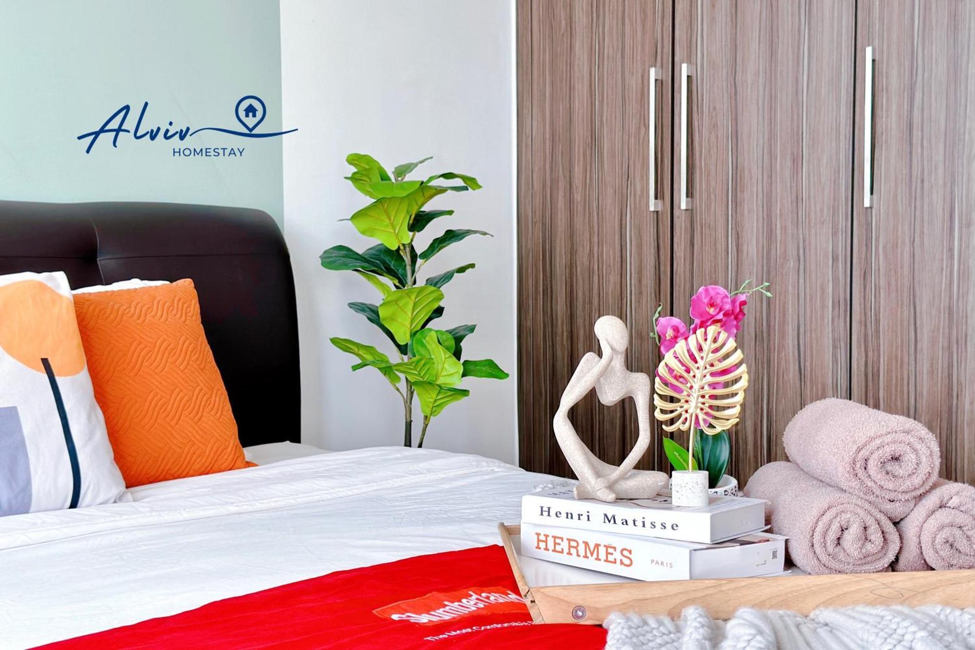 Silverscape: Luxury With Infinity Pool Near Jonker Street Apartment