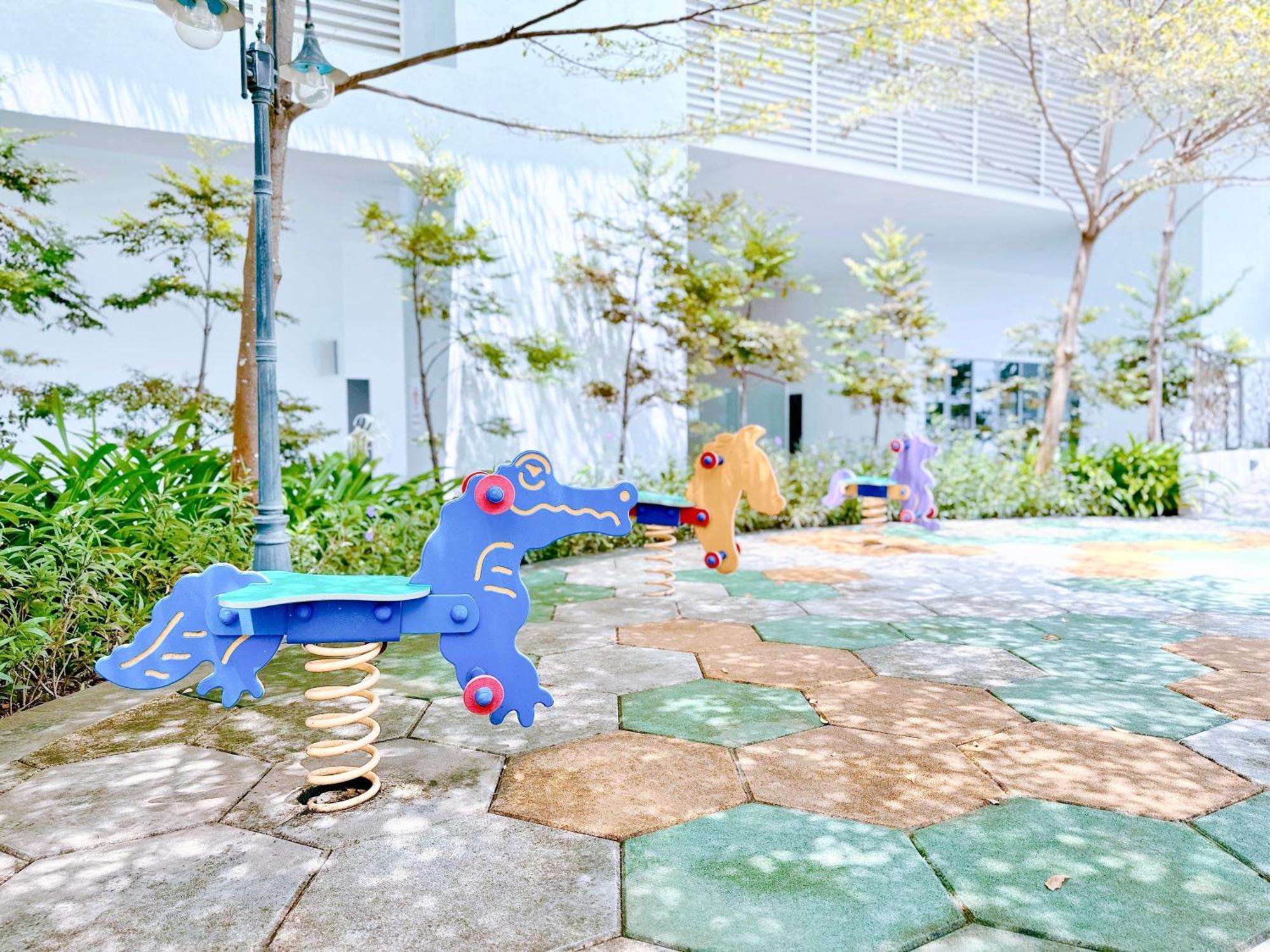 Silverscape: Luxury With Infinity Pool Near Jonker Street Apartment